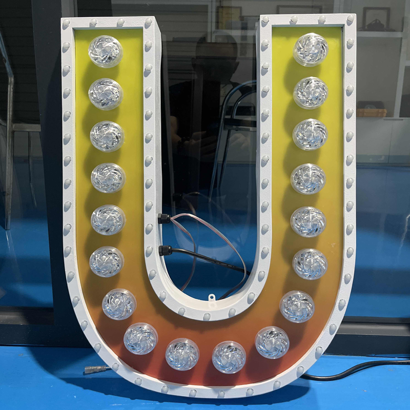 为何游乐场合常用金属LED发光字标识装饰？？？？？？