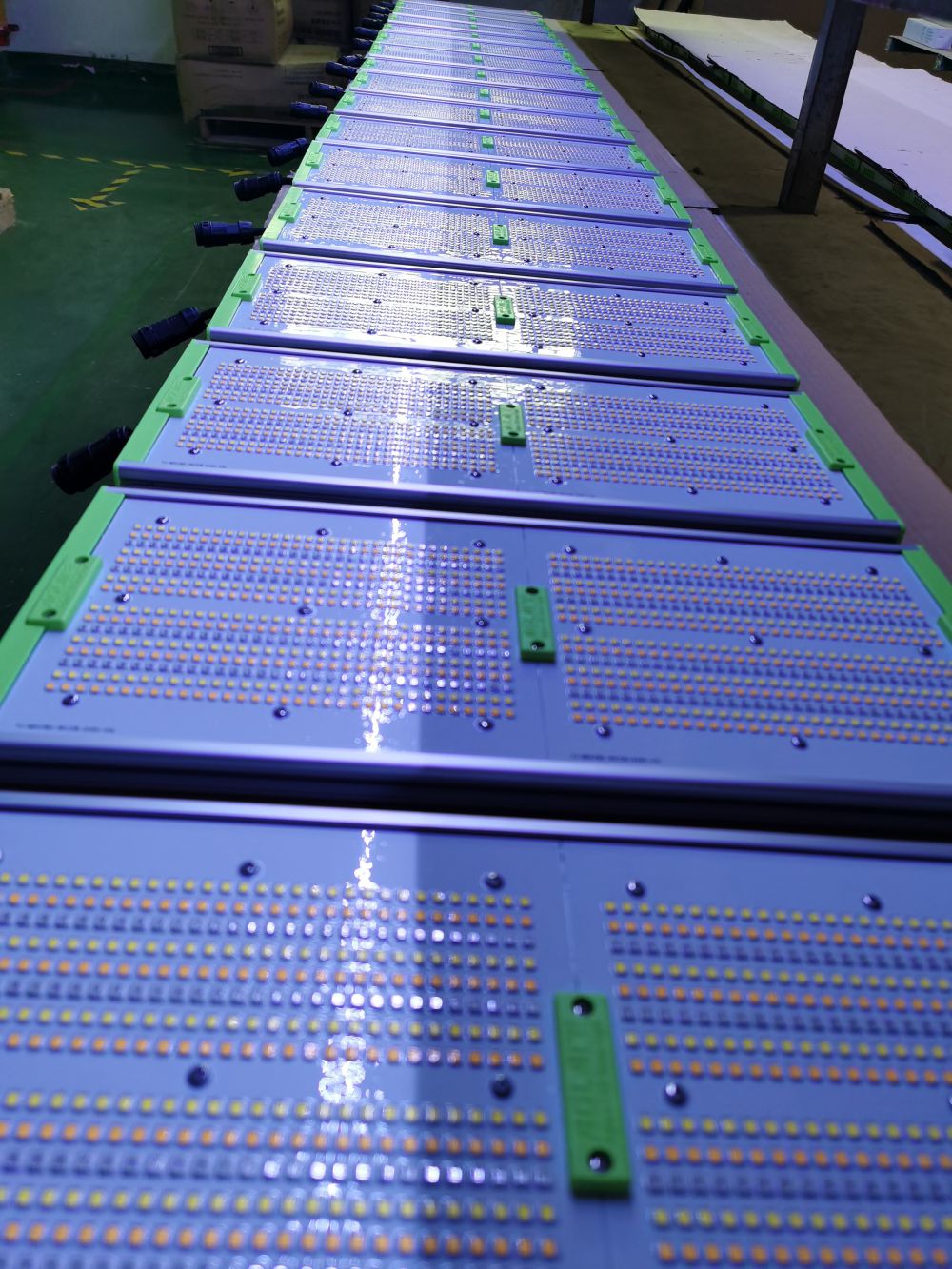 S36沙龙会光电的ＳＭＤＬＥＤ用于公司自产的植物生长灯